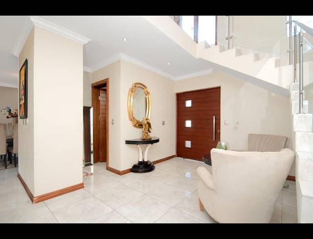 6 BEDROOM HOUSE FOR SALE IN BULTFONTEIN